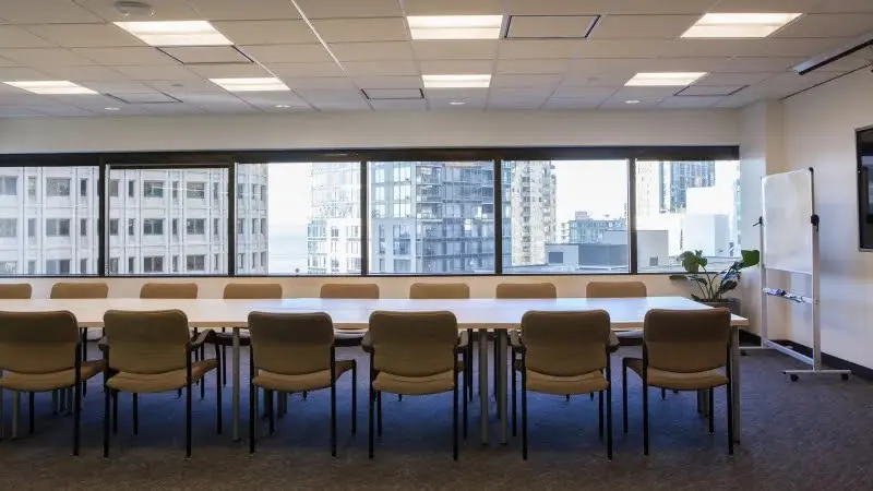 Sunset Beach Meeting Room – Seattle Training & Boardroom - Photo 4
