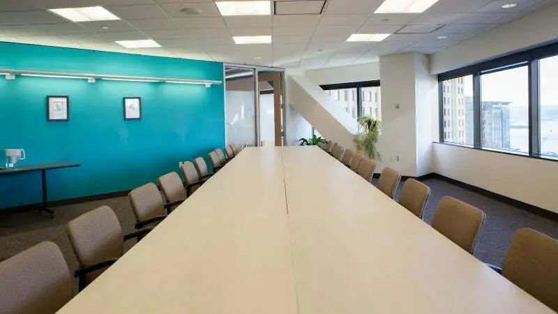 Sunset Beach Meeting Room – Seattle Training & Boardroom - Photo 3