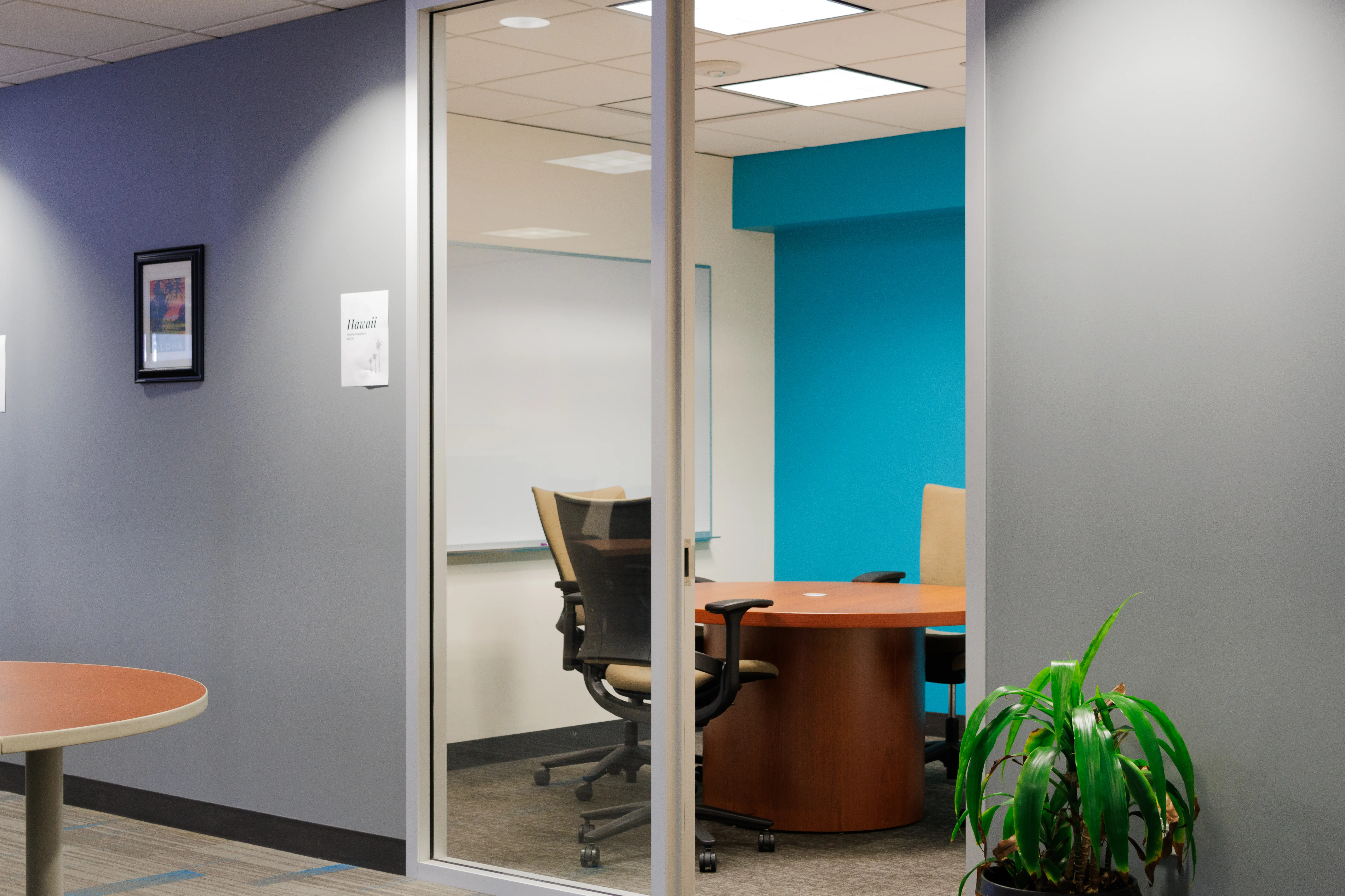 Banana Meeting Room – Seattle Creative & Small Group Space - Photo 3